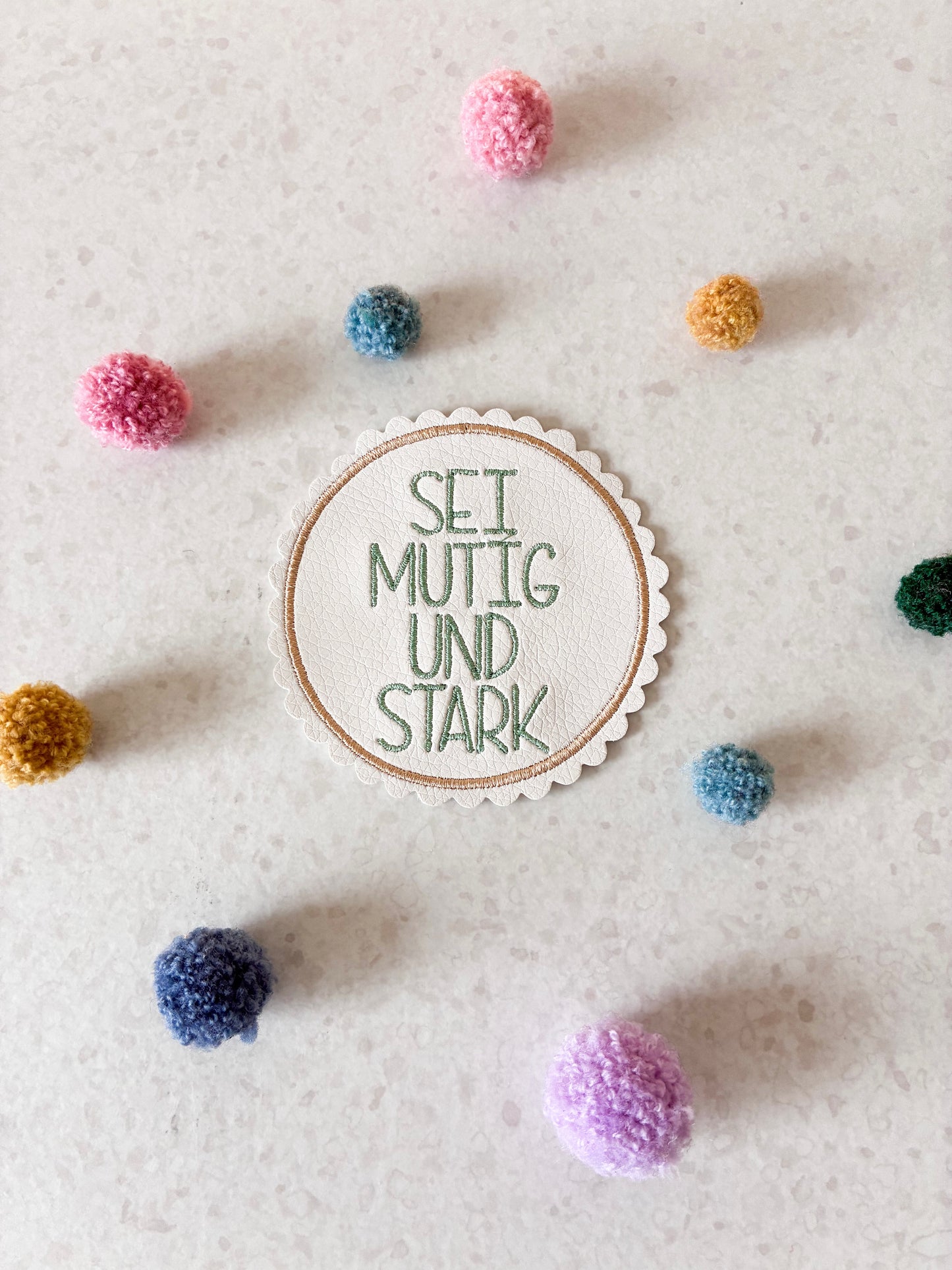 Aufbügel-Patch *SEI MUTIG UND STARK*