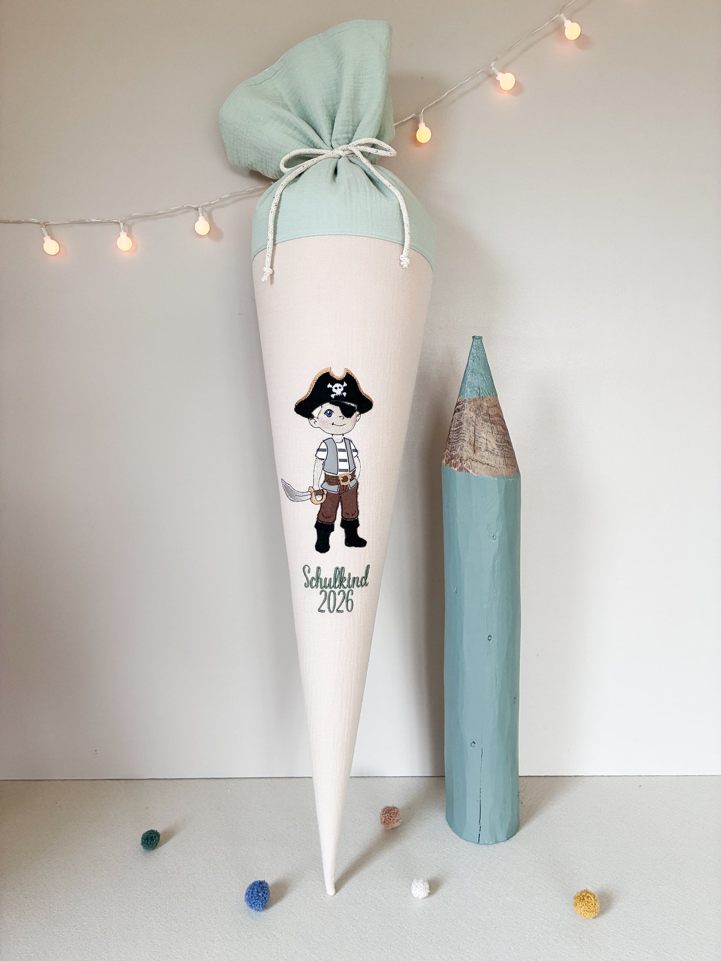 Schultüte -Piratenjunge- mit Schulkind 2026