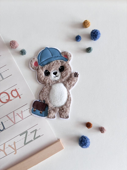 Aufbügel-Patch *Bär mit Schultasche*