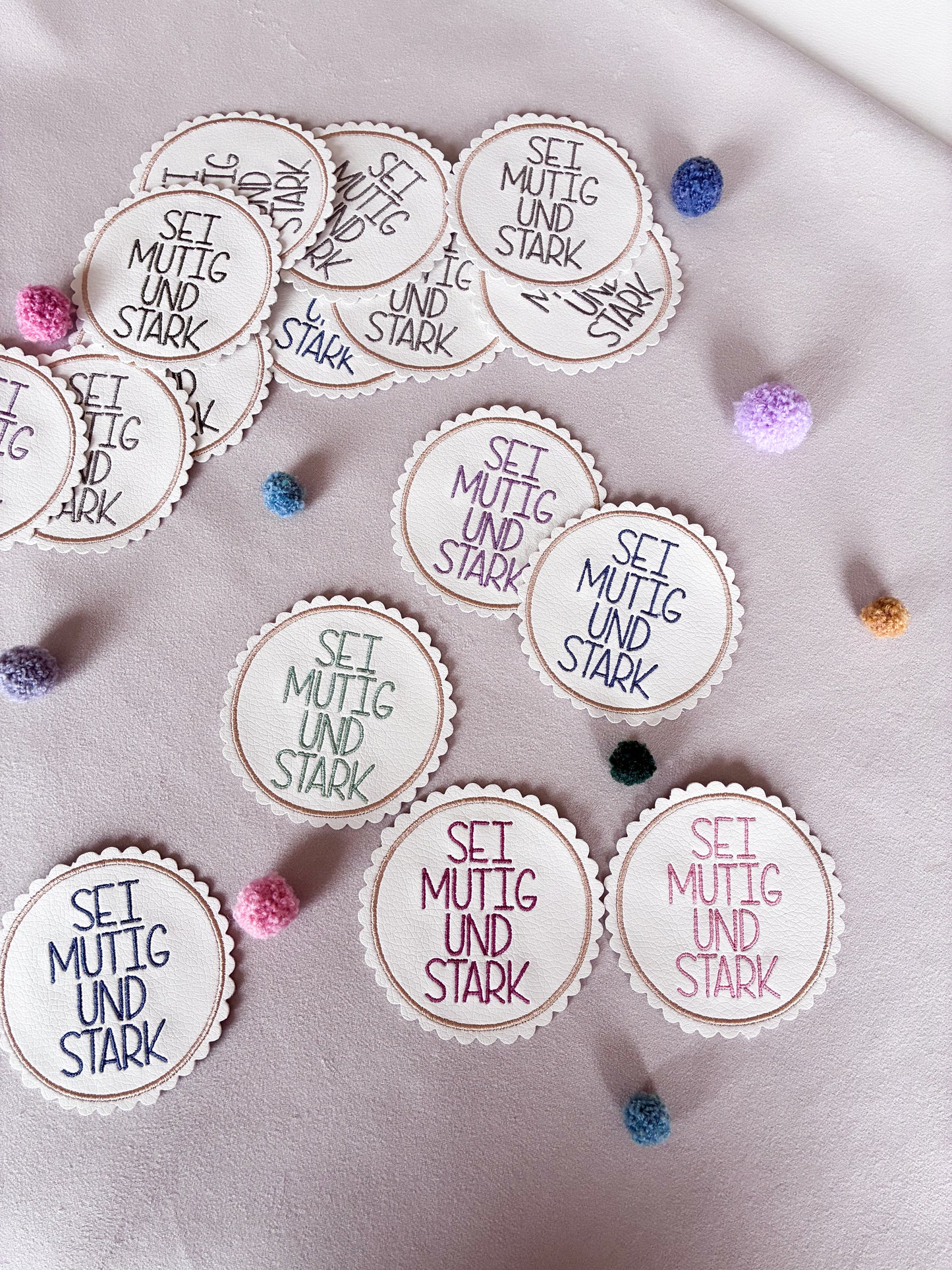 Aufbügel-Patch *SEI MUTIG UND STARK*