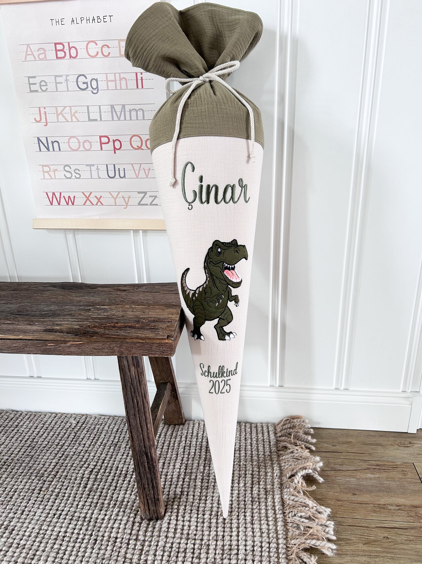 Schultüte -Dinoasaurier T-Rex- mit Schulkind 2026
