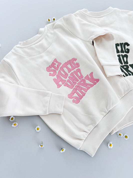 Kinder Sweatshirt mit Rückenaufschrift -sei mutig und stark-