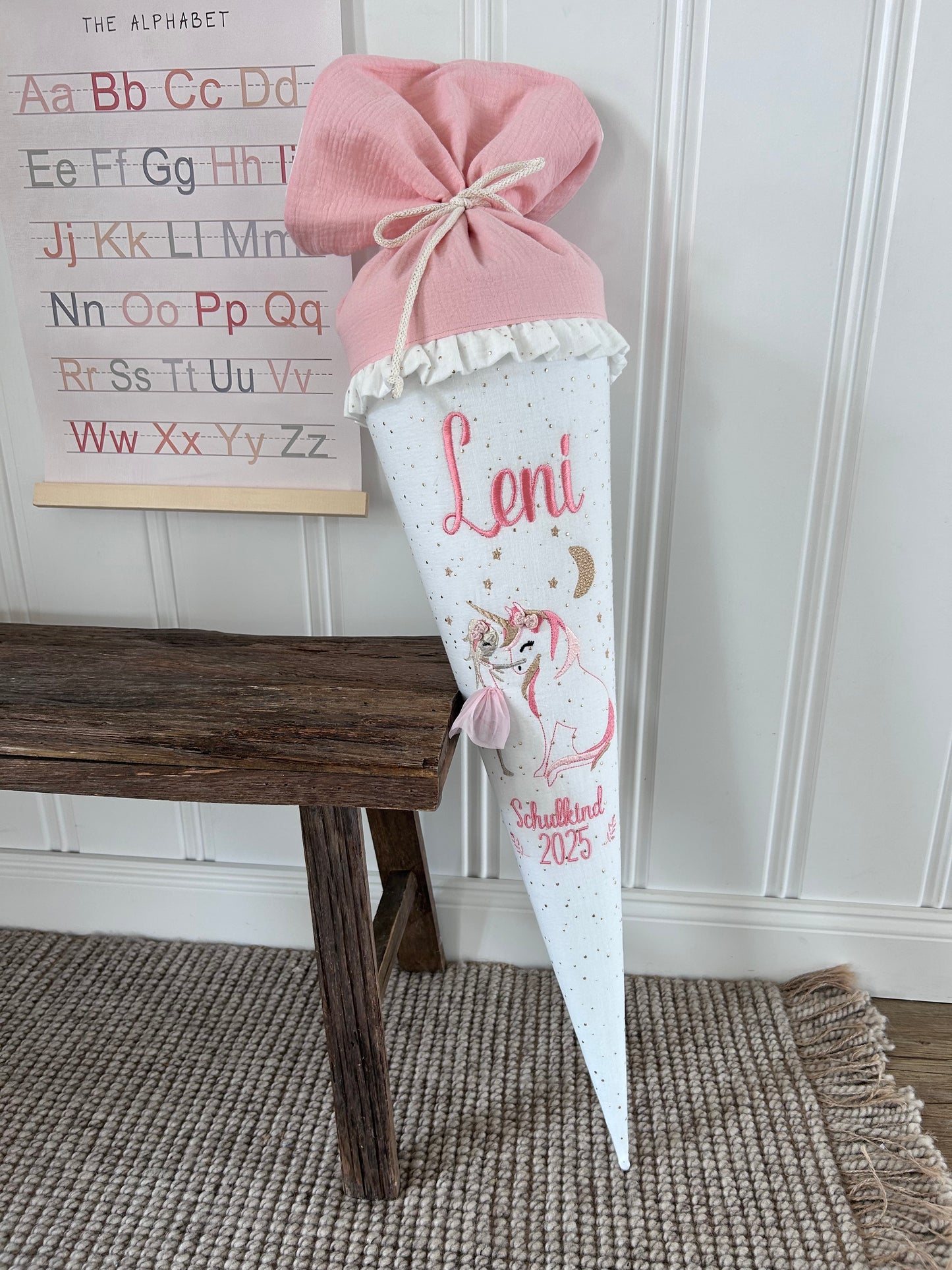 Schultüte - Einhorn mit Mädchen - mit Schulkind 2026